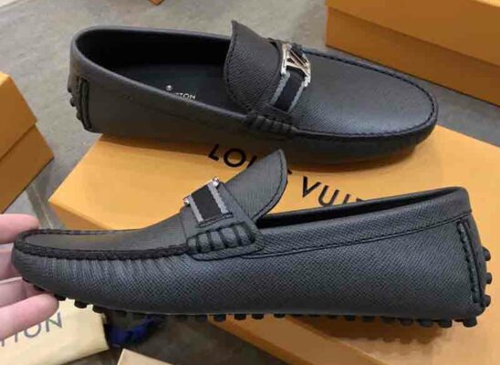 Giày lười Louis Vuitton Hockenheim Moccasin da Taiga màu đen