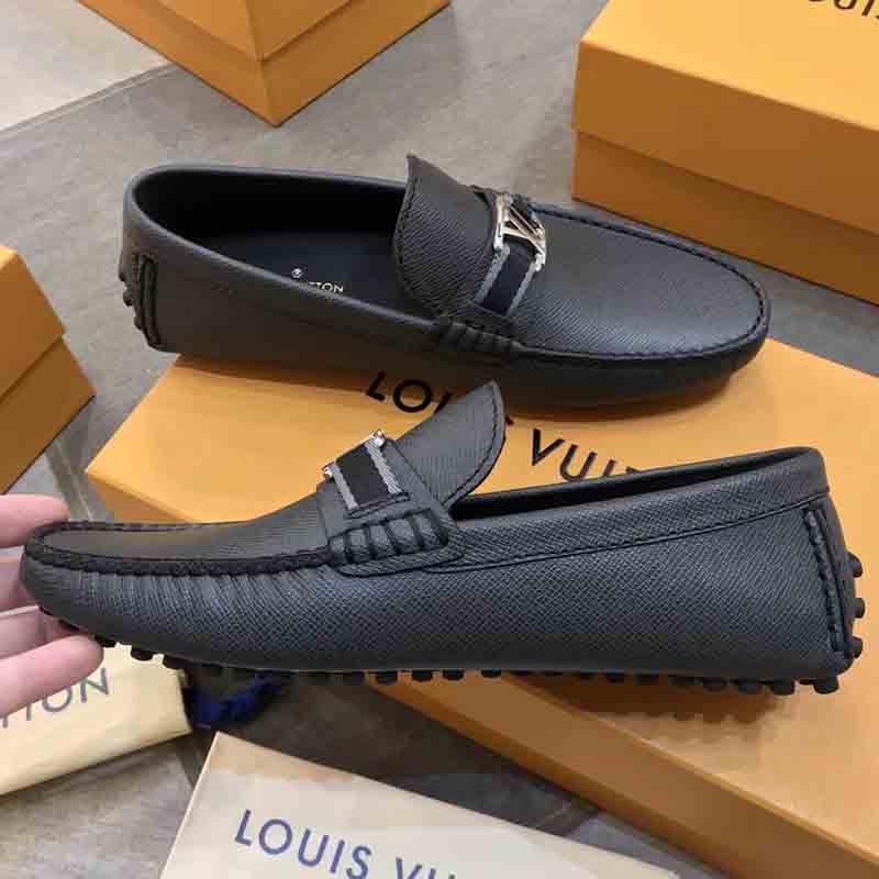Giày lười Louis Vuitton Hockenheim Moccasin da Taiga màu đen