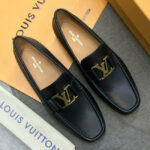 Giày lười Louis Vuitton Montaigne Loafer khóa màu vàng