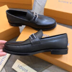 Giày Loafer Louis Vuitton Major Loafer tag vải khóa trắng Like Auth