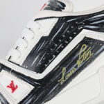 Giày Louis Vuitton Trainer Colored In White Black Best Quality