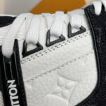 Giày Louis Vuitton Trainer White Black Like Auth