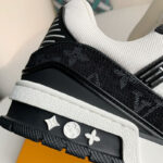 Giày Louis Vuitton Trainer White Black Like Auth